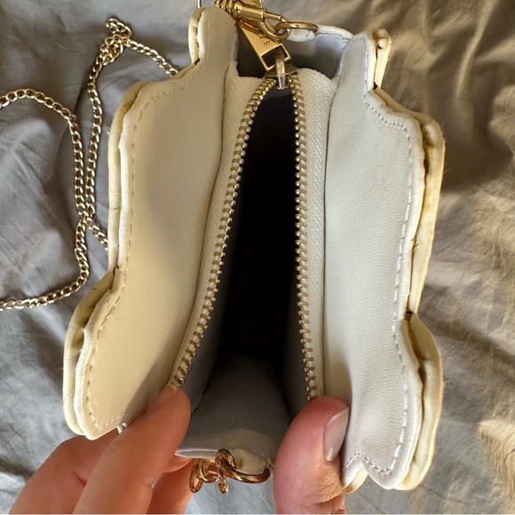 SOLD Crossbody Bag Popcorn shaped - SkinnyDip London - Picture 7 of 10